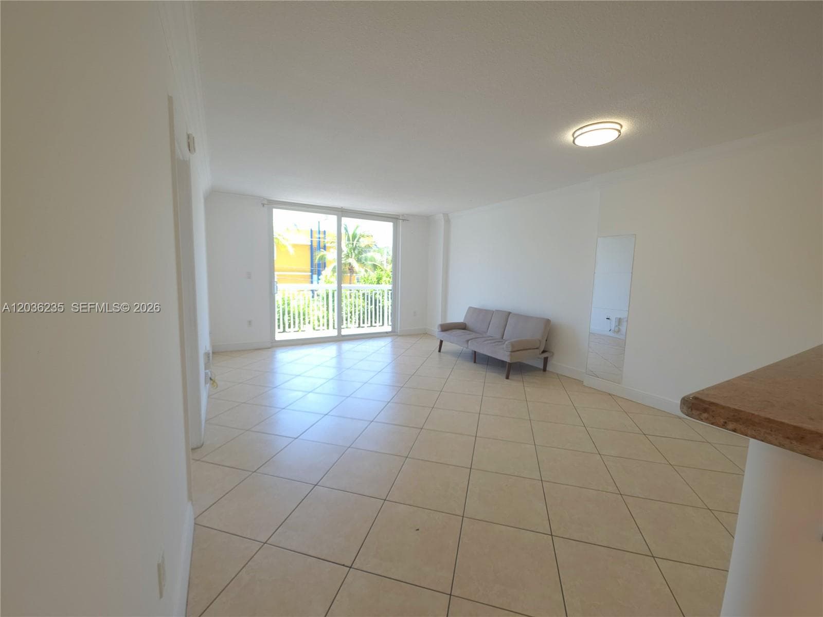 401 Ocean Dr 304 photo 4