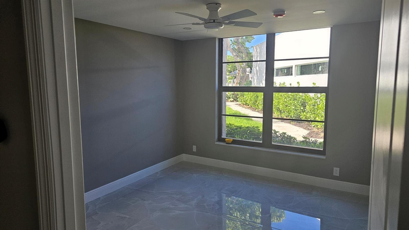 1 Royal Palm Way 101 photo 14