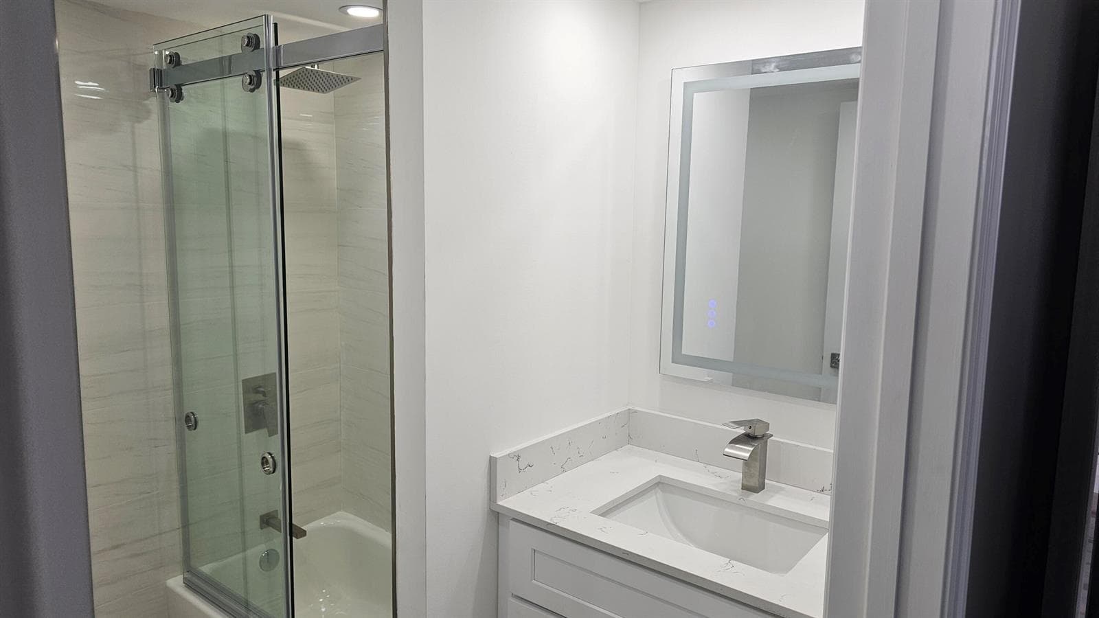 1 Royal Palm Way 101 photo 15
