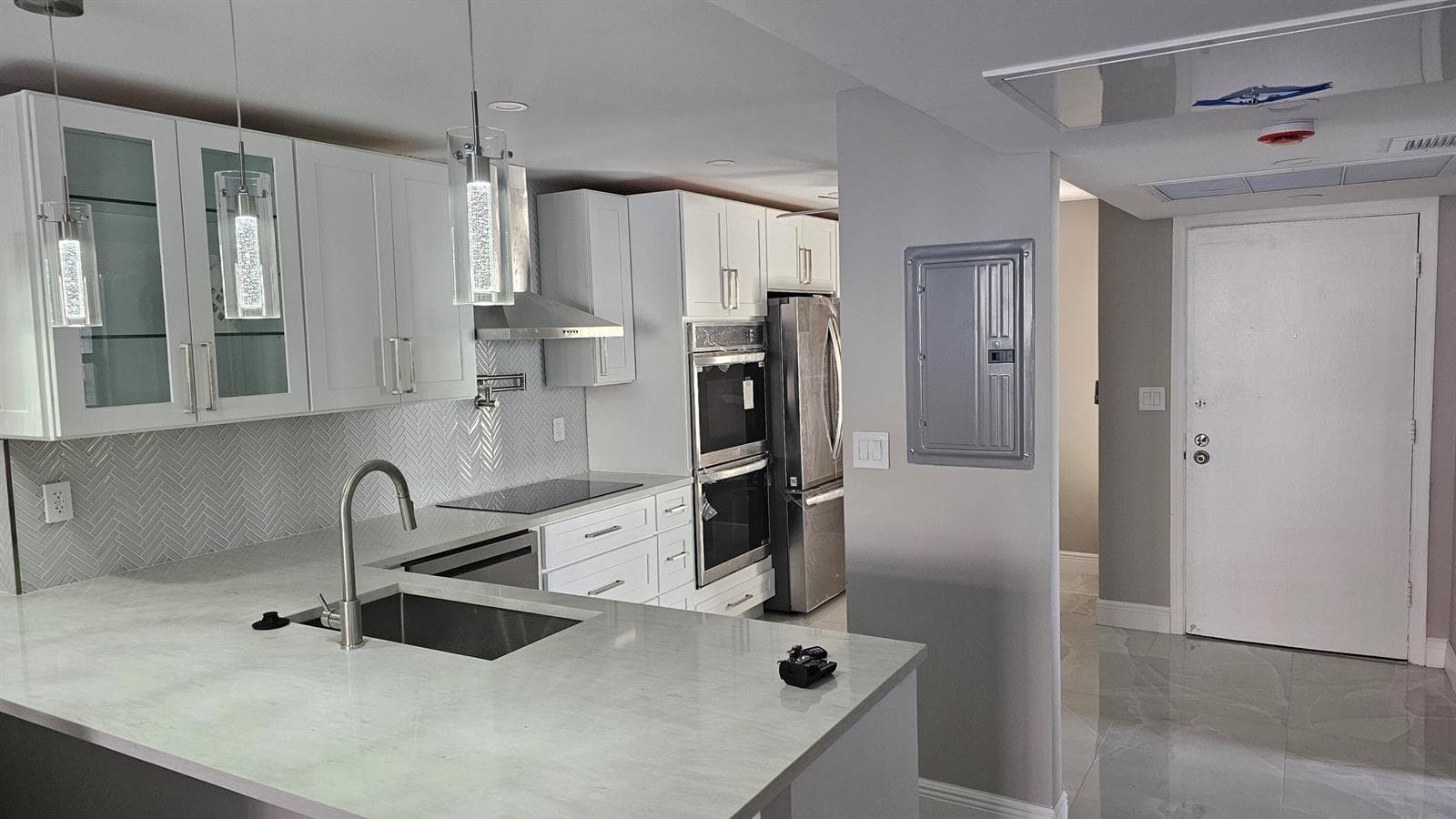 1 Royal Palm Way 101 photo 4