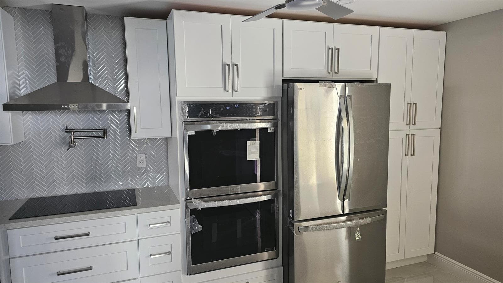 1 Royal Palm Way 101 photo 8