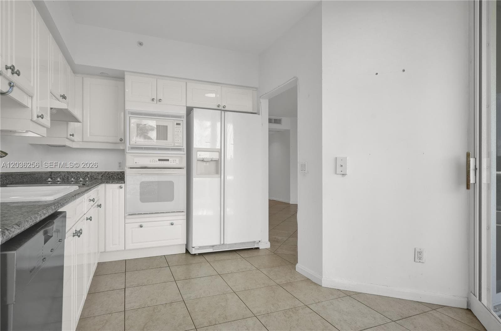 4779 Collins Ave 506 photo 5