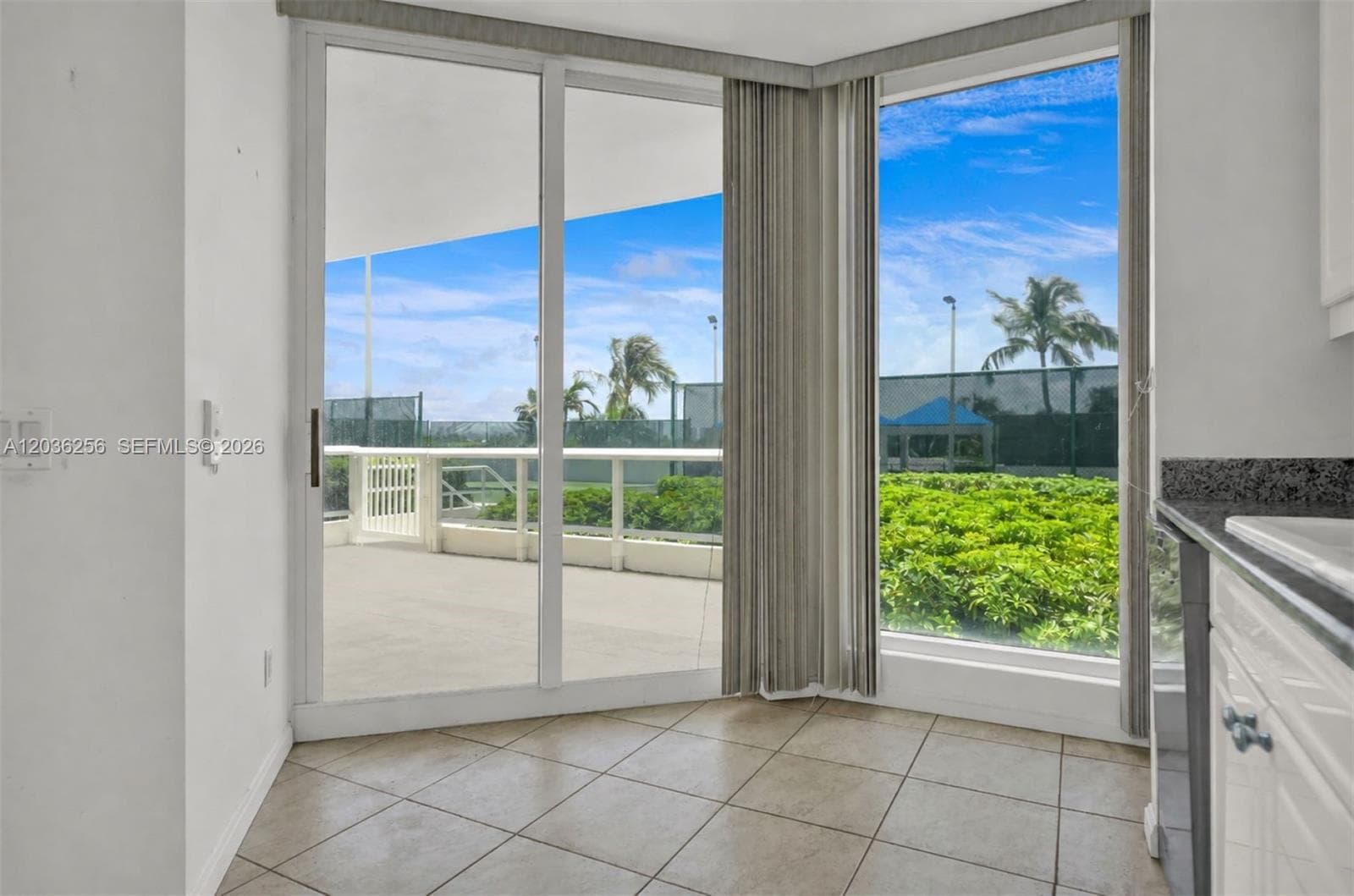 4779 Collins Ave 506 photo 9