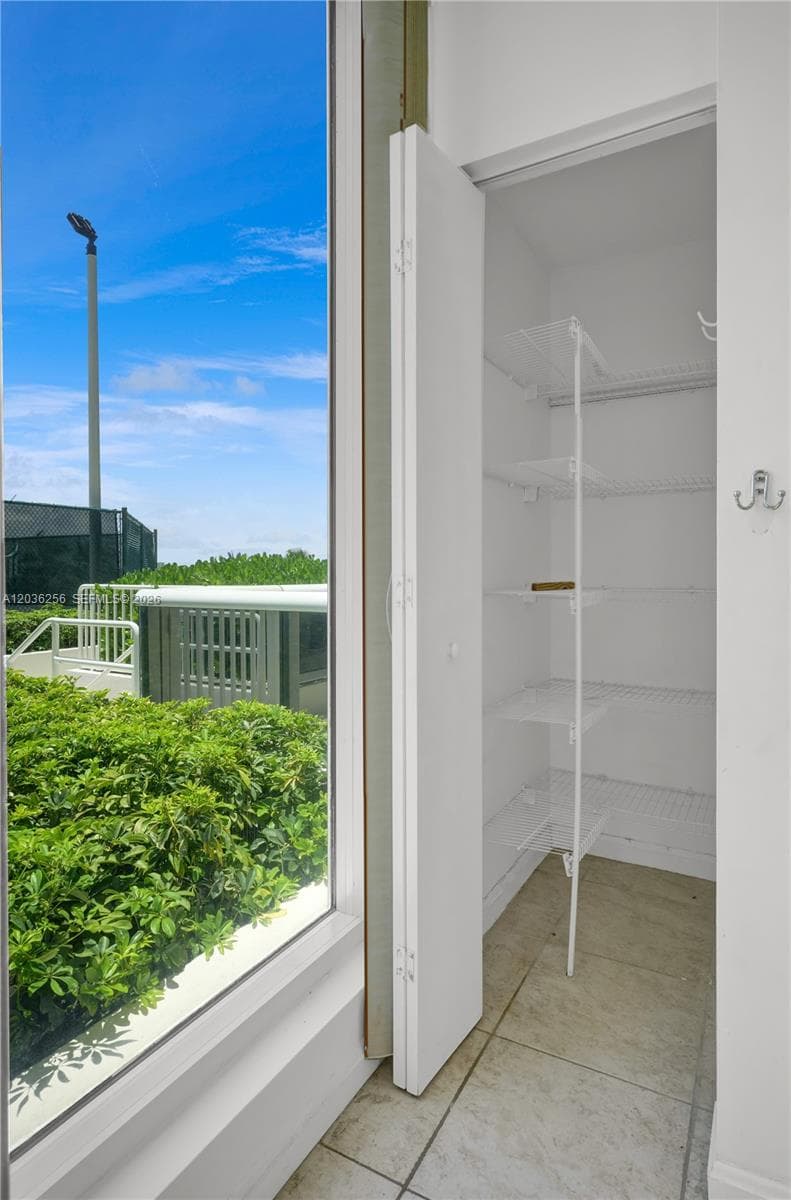 4779 Collins Ave 506 photo 8