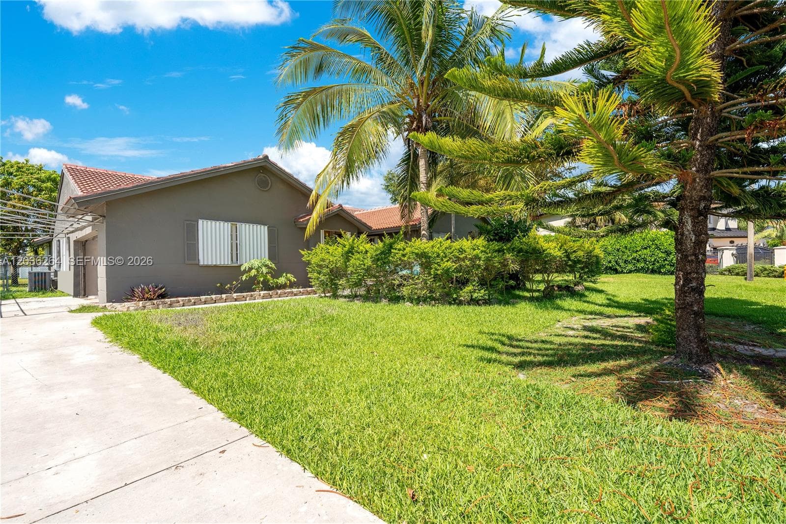 15241 SW 150th St photo 3