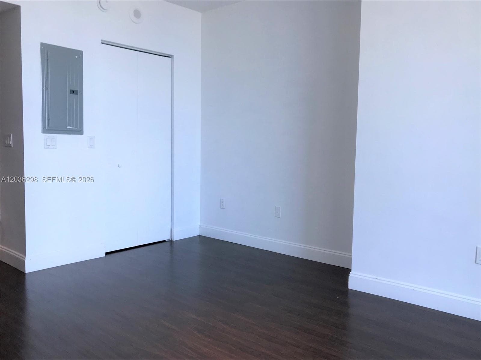185 SW 7th St 3806 photo 13