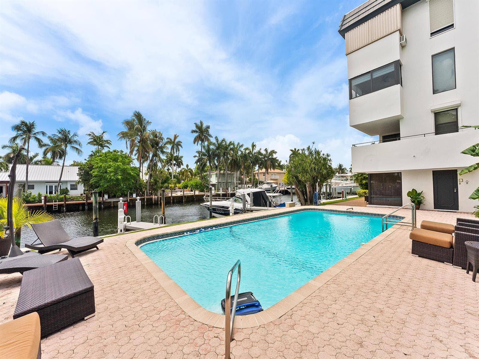 76 Isle Of Venice Drive G photo 3