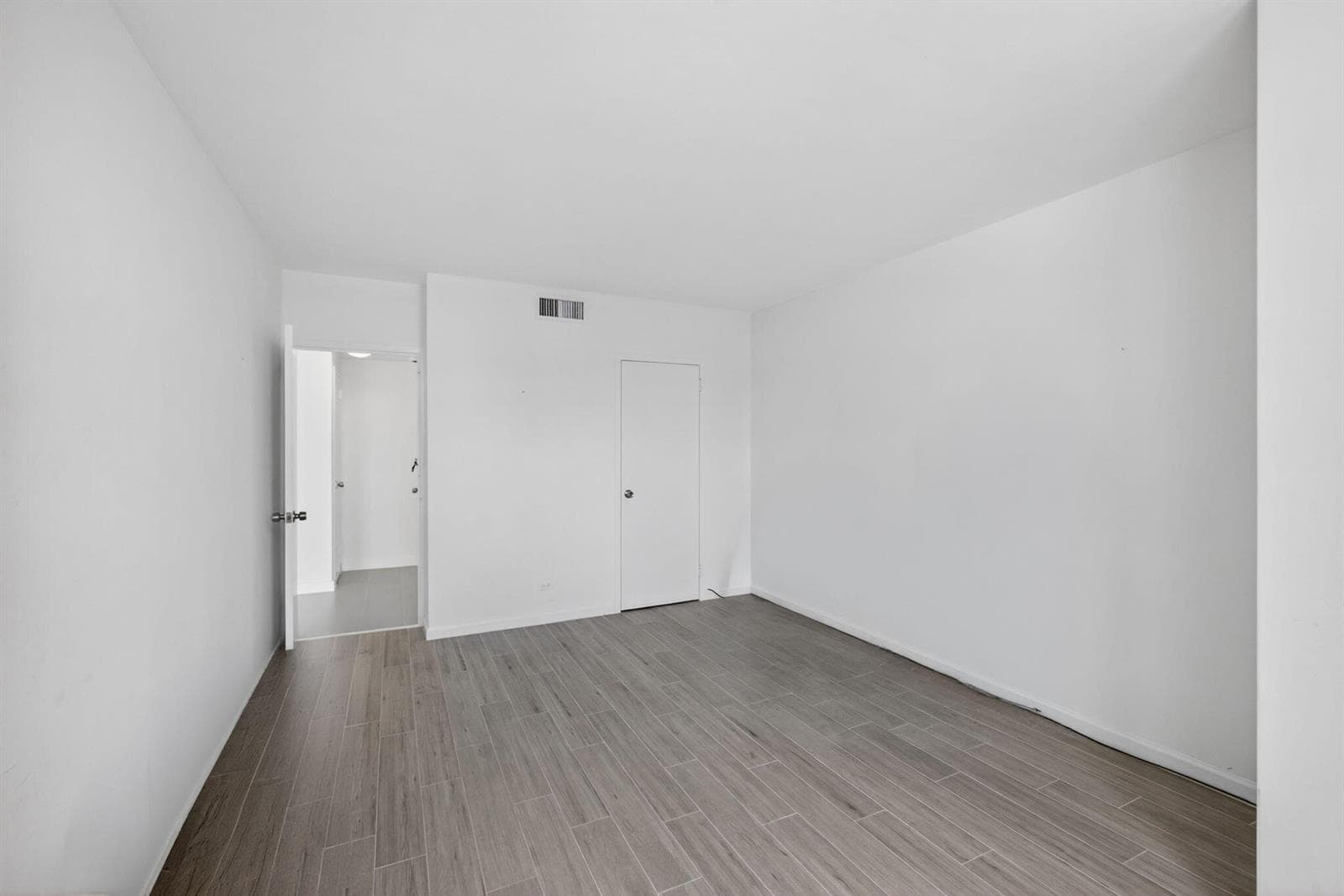 2800 N Flagler Drive 202 photo 19