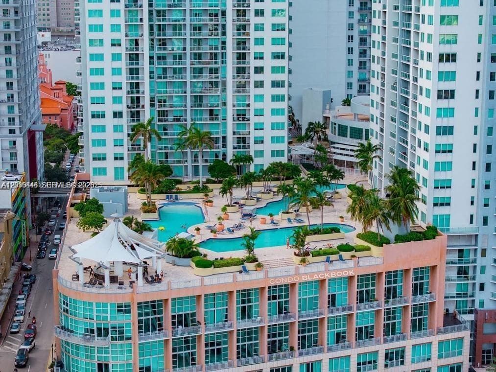 244 Biscayne Blvd 301 photo 16