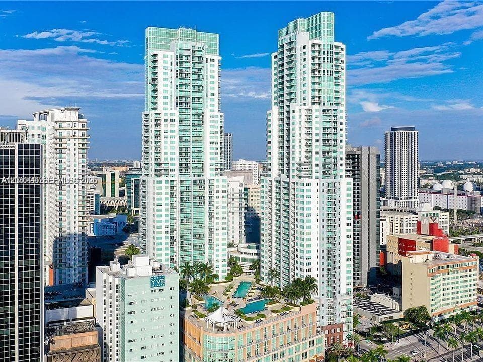 244 Biscayne Blvd 301 photo 18
