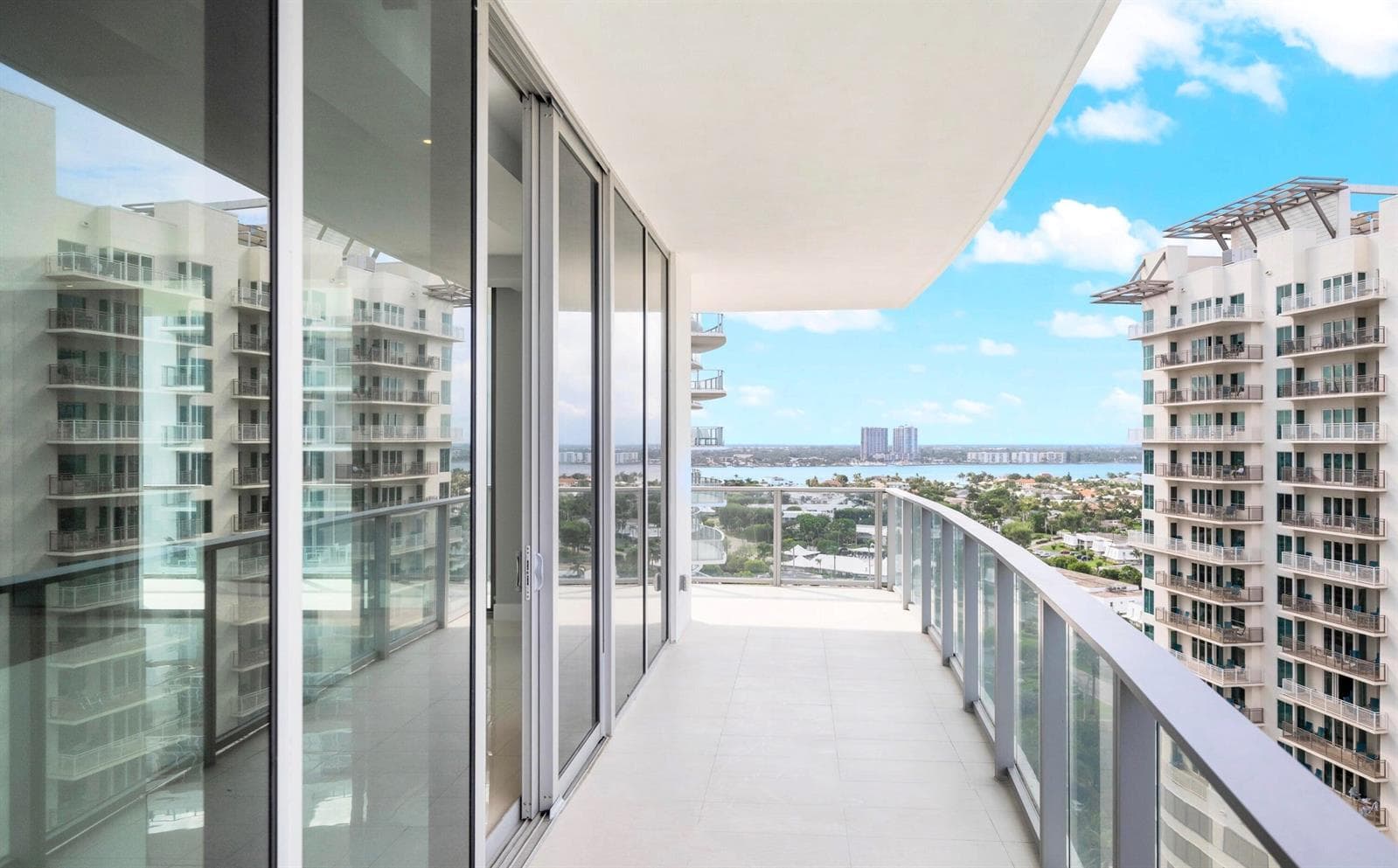 3100 N Ocean Drive H-1708 photo 4