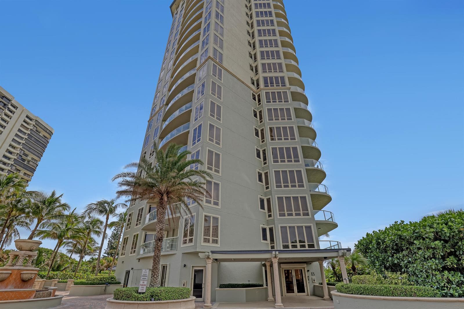 3920 N Ocean Drive 9b photo 2