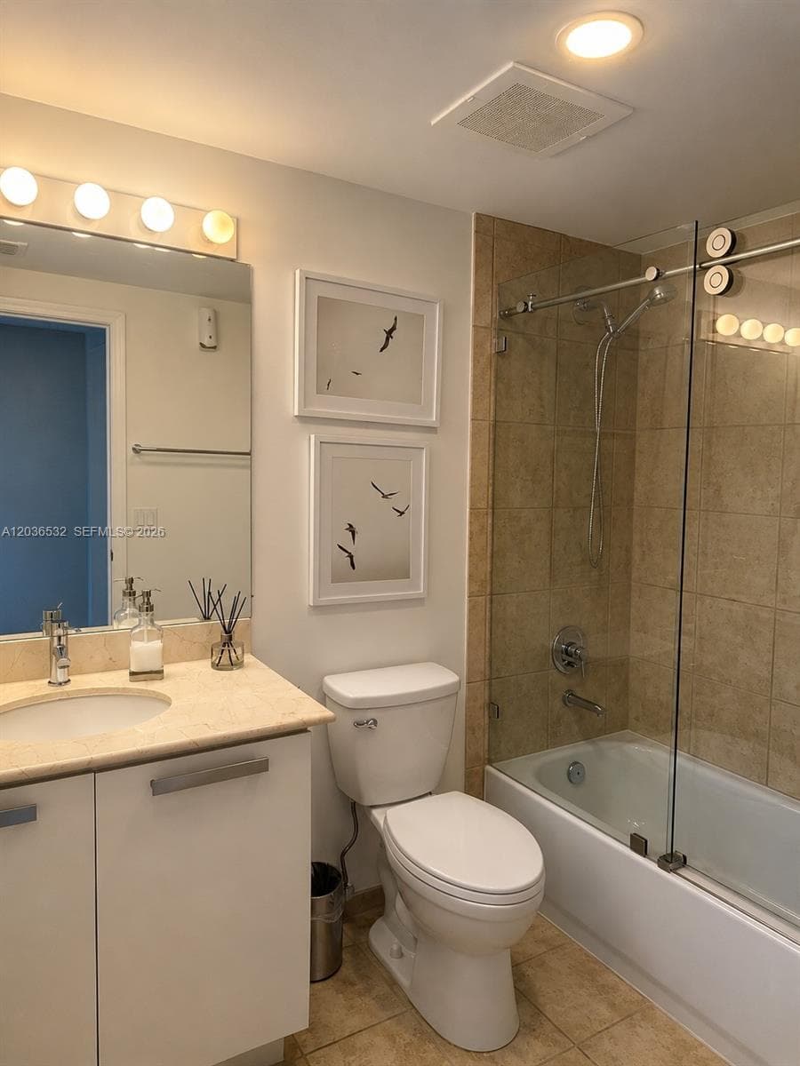 3000 NE 188th St 604 photo 19