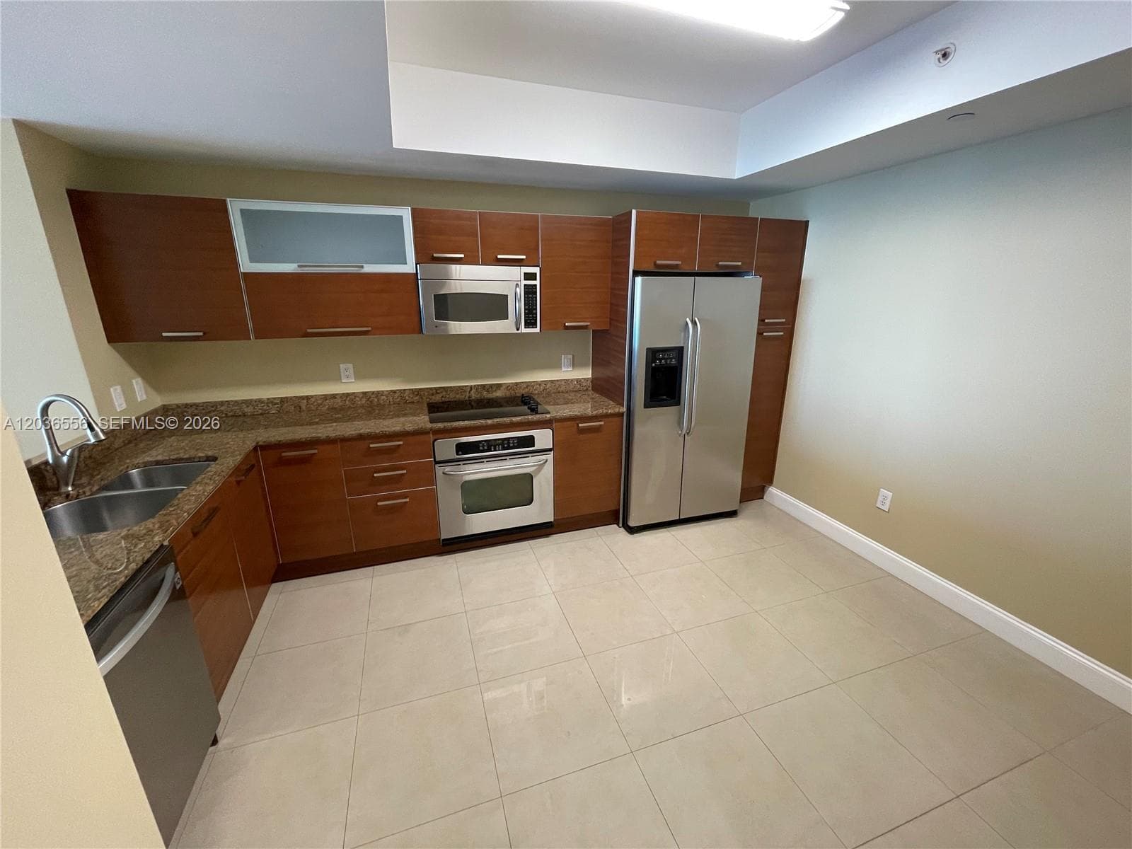 3330 NE 190th St 1312 photo 11