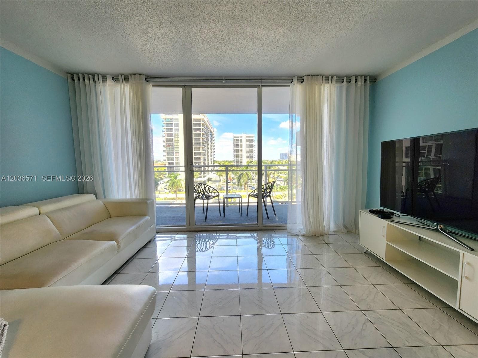 2030 S Ocean Dr 401 photo 2