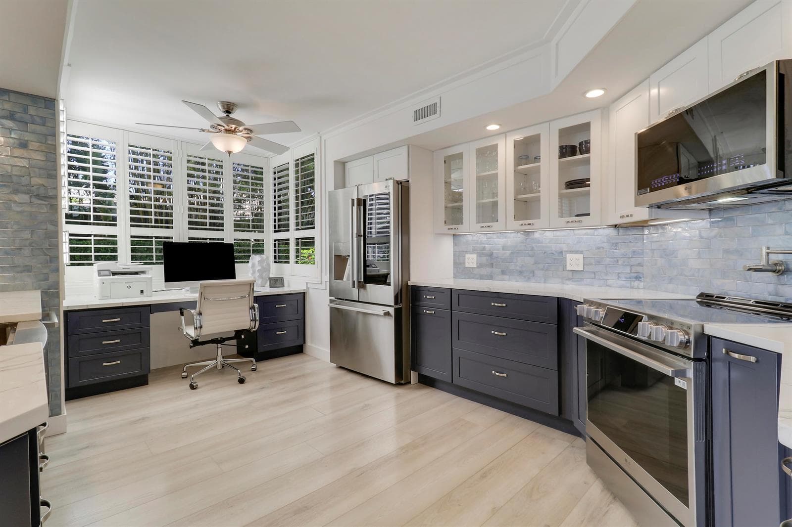515 Bay Colony Drive N photo 9