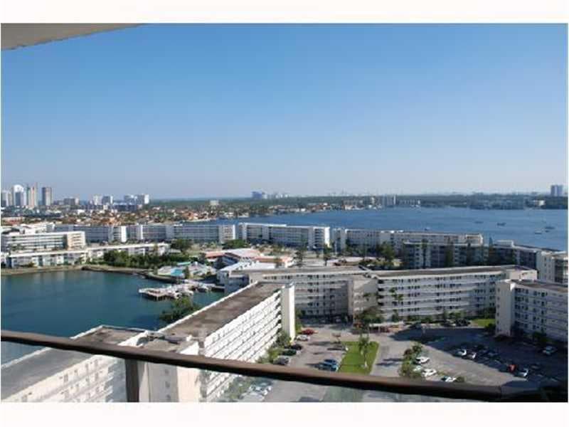 18031 Biscayne Boulevard 1004 photo 7