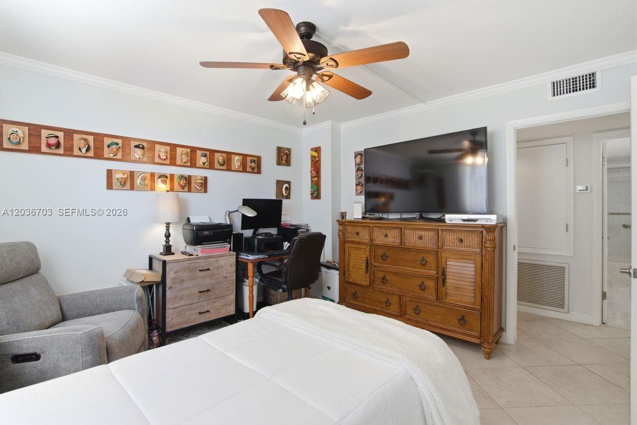 1401 S Ocean Dr 305 photo 23