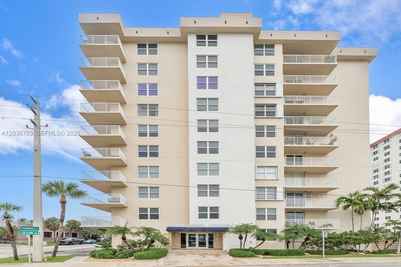 1401 S Ocean Dr 305 photo 2