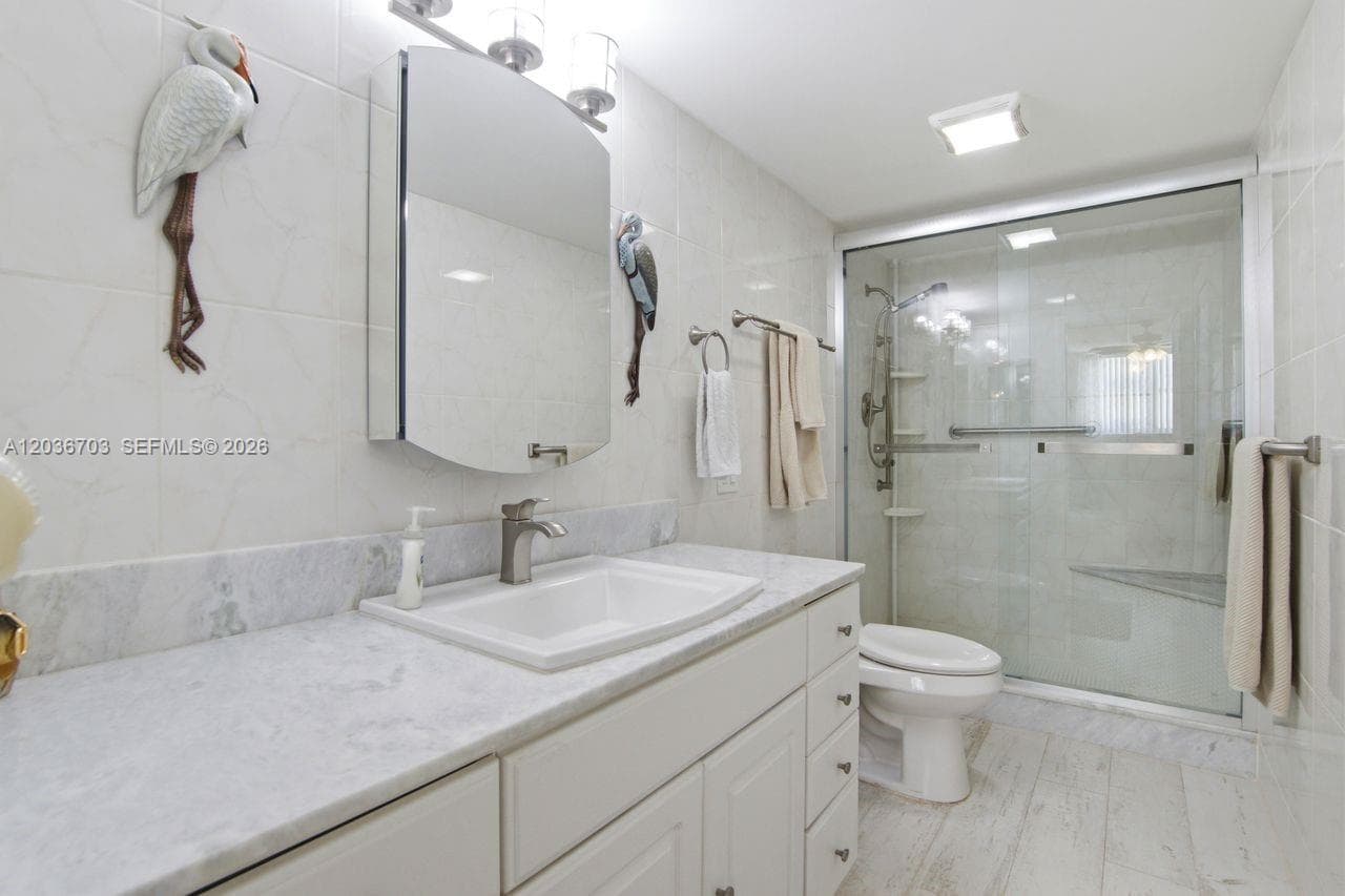 1401 S Ocean Dr 305 photo 22
