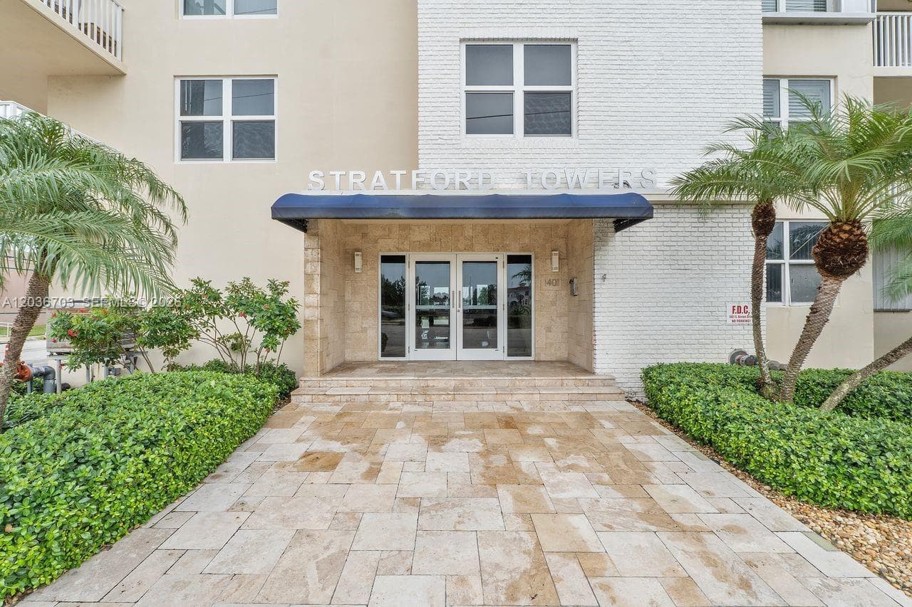 1401 S Ocean Dr 305 photo 1