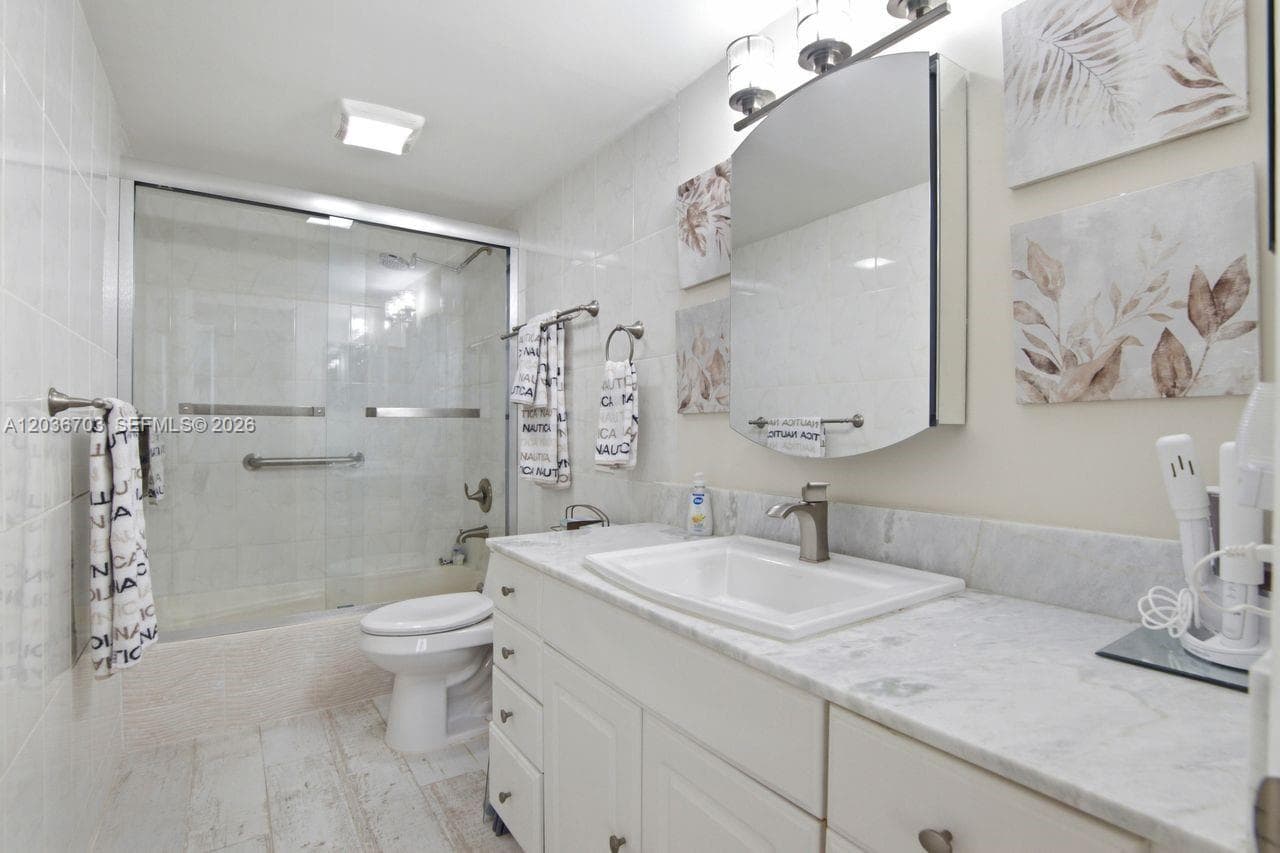 1401 S Ocean Dr 305 photo 24