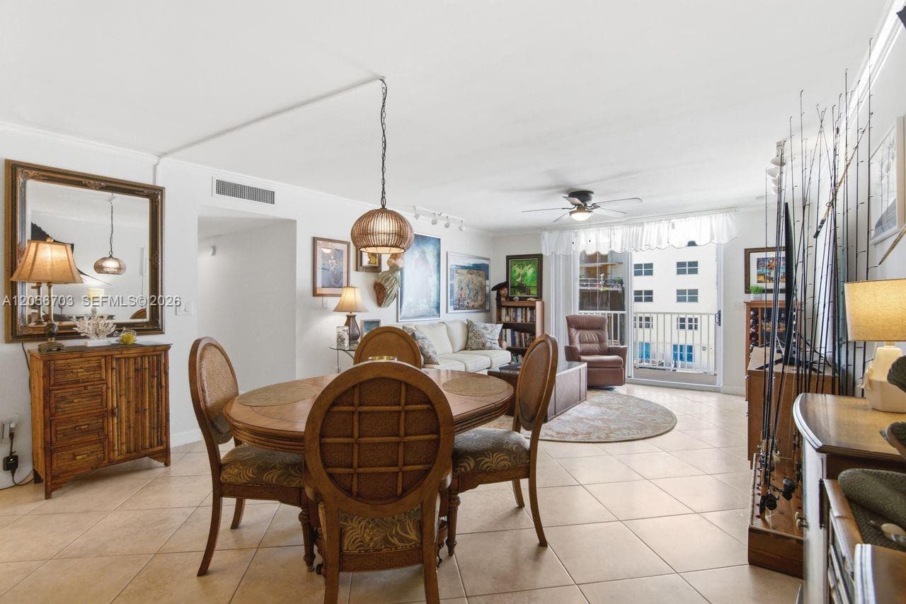 1401 S Ocean Dr 305 photo 10