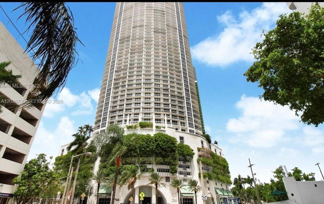 1750 N Bayshore Dr 3811 photo 12
