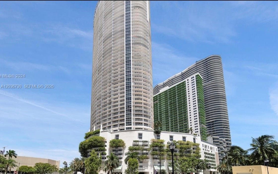 1750 N Bayshore Dr 3811 photo 14