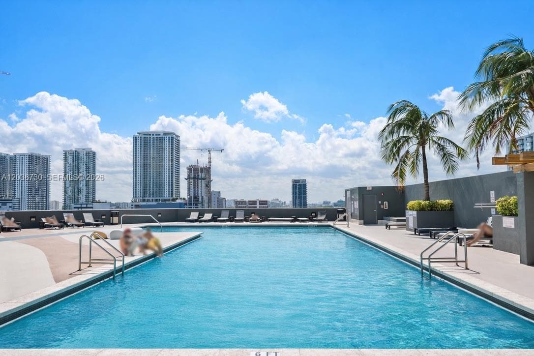 1750 N Bayshore Dr 3811 photo 15