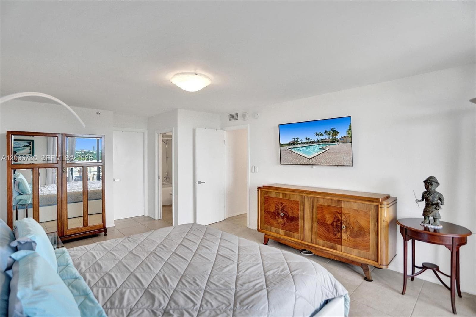 2555 Collins Ave 1508 photo 25
