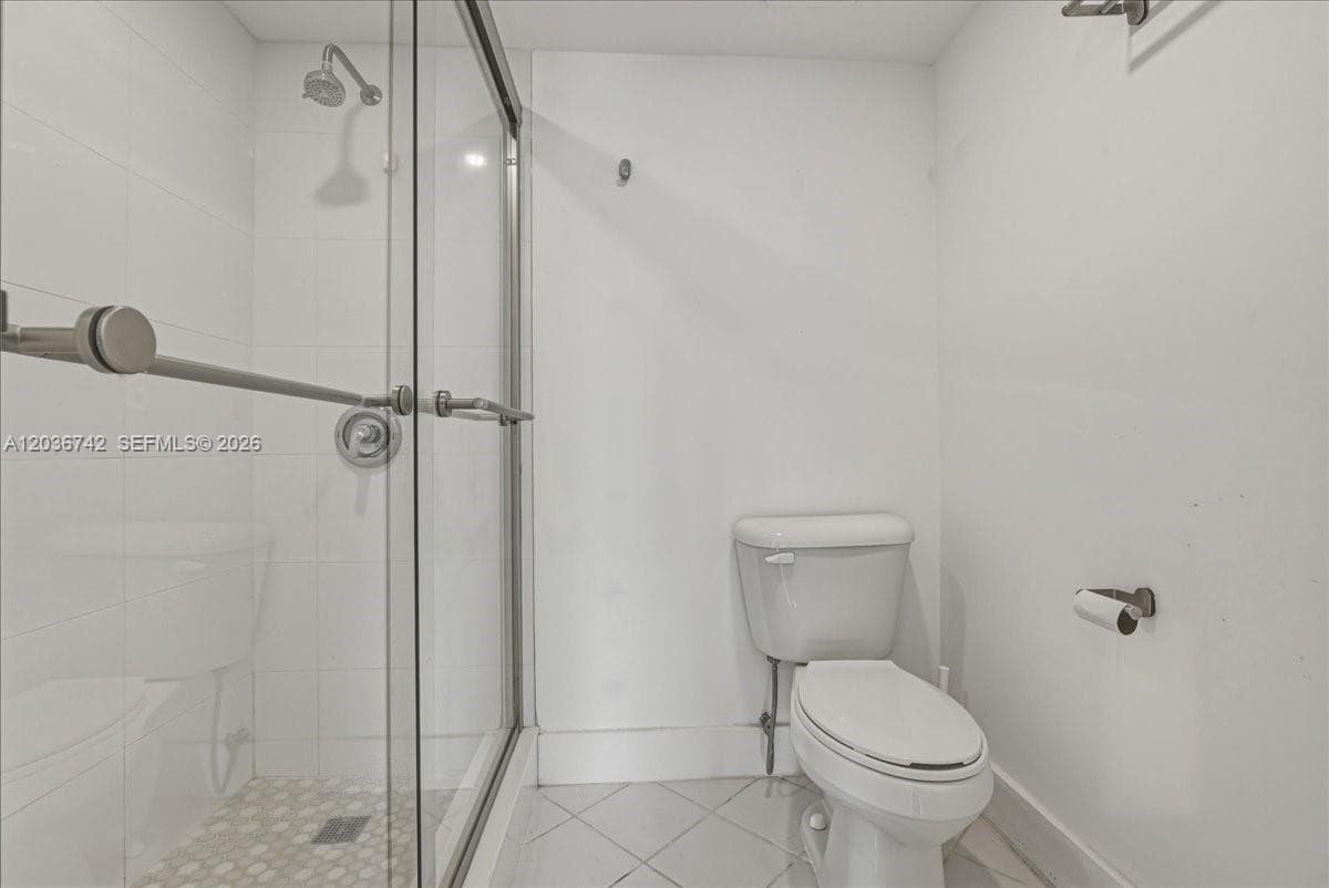 9381 E Bay Harbor Dr 404S photo 22