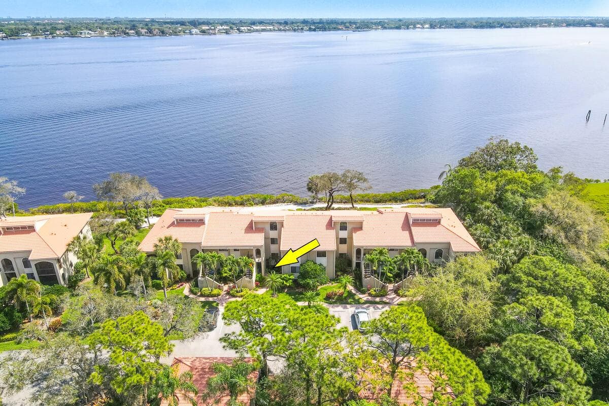 2570 NW Seagrass Drive 3a photo 1