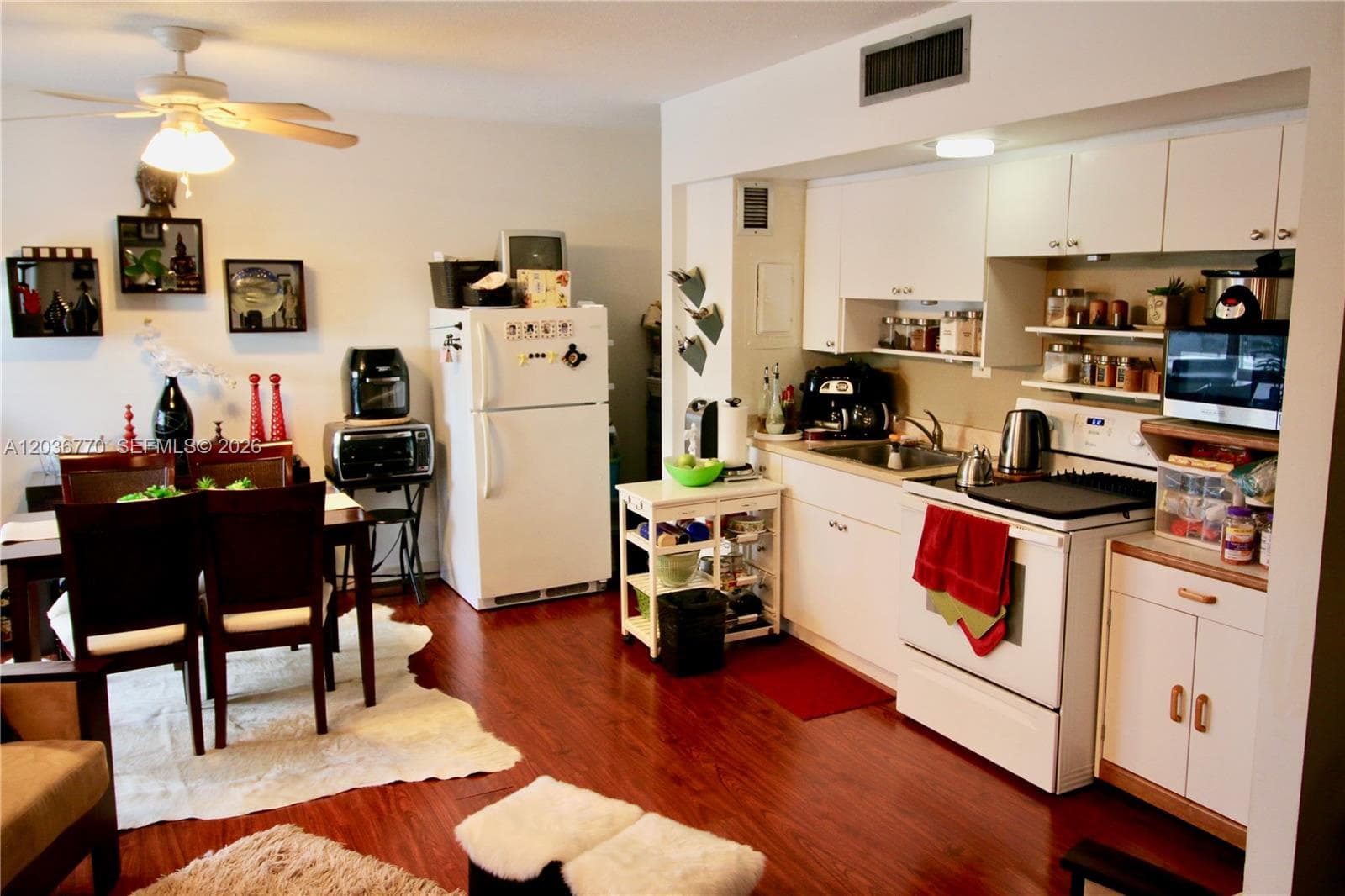 900 Bay Dr 215 photo 3