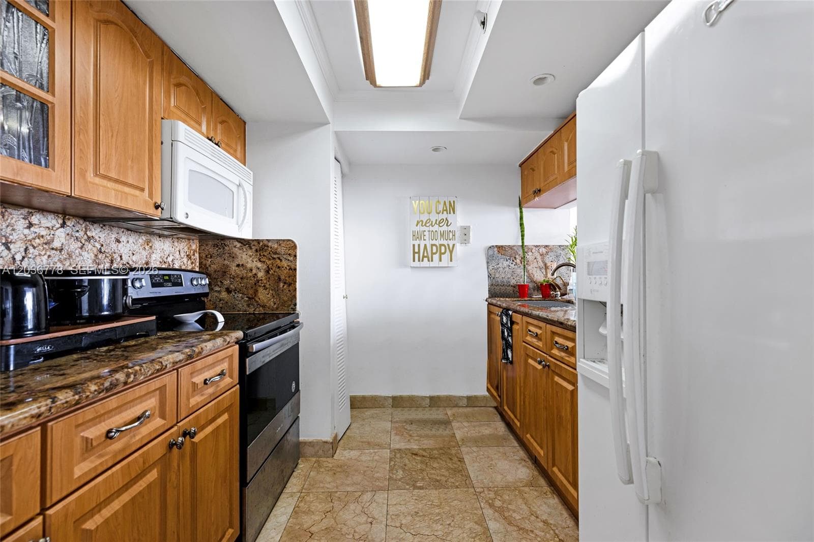 7601 E Treasure Dr 1924 photo 8
