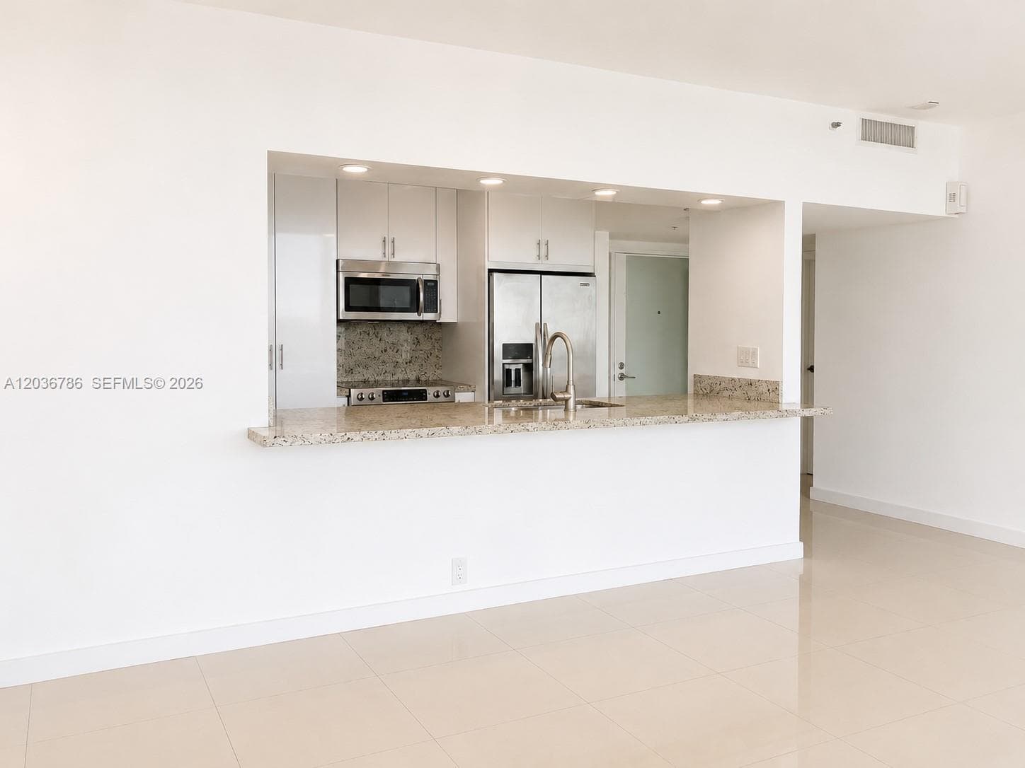 7601 E Treasure Dr PH216 photo 15