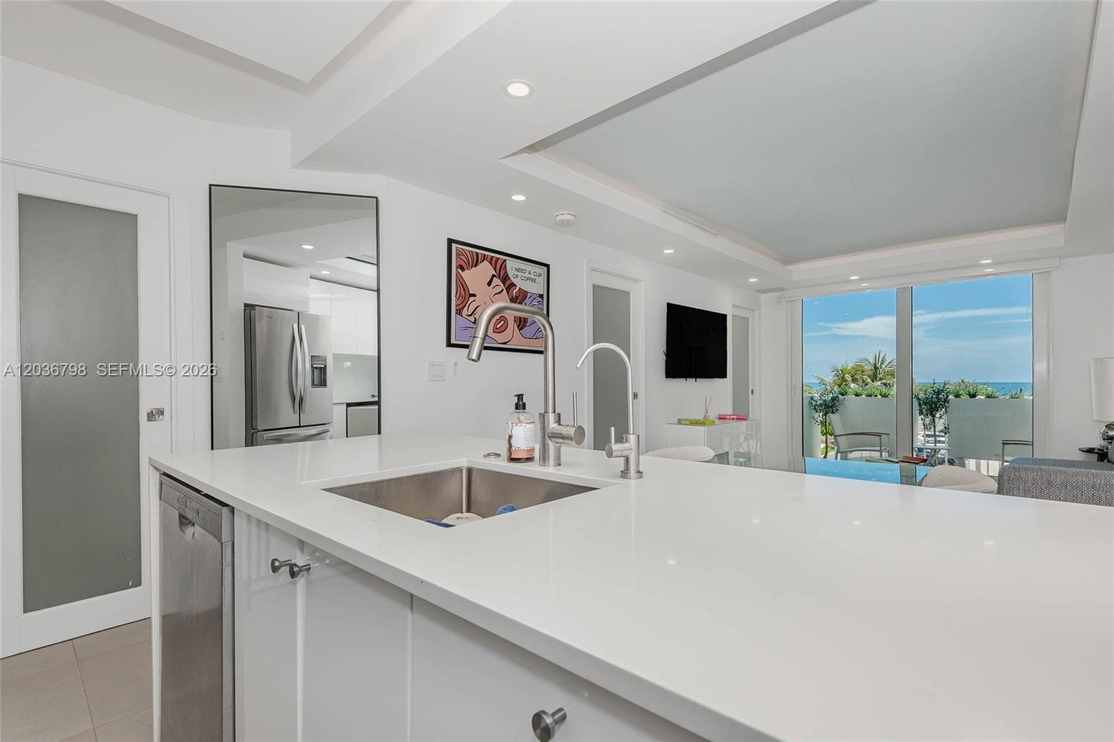 345 Ocean Dr 326 photo 2