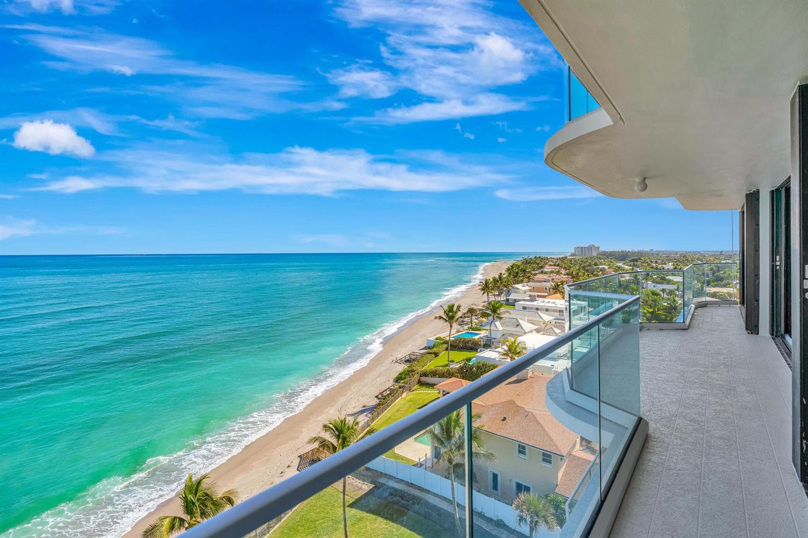 100 S Beach Road photo 1