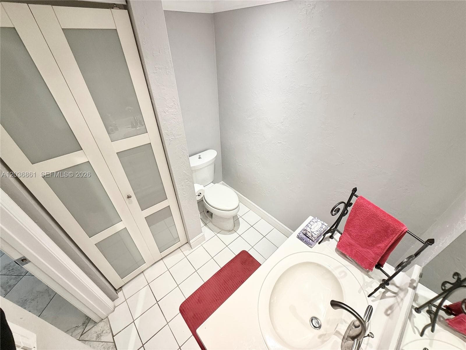 1000 SW 12th St 201 photo 14