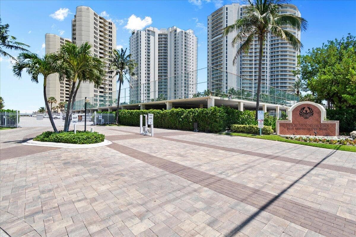 2800 N Ocean Drive A-18c photo 2