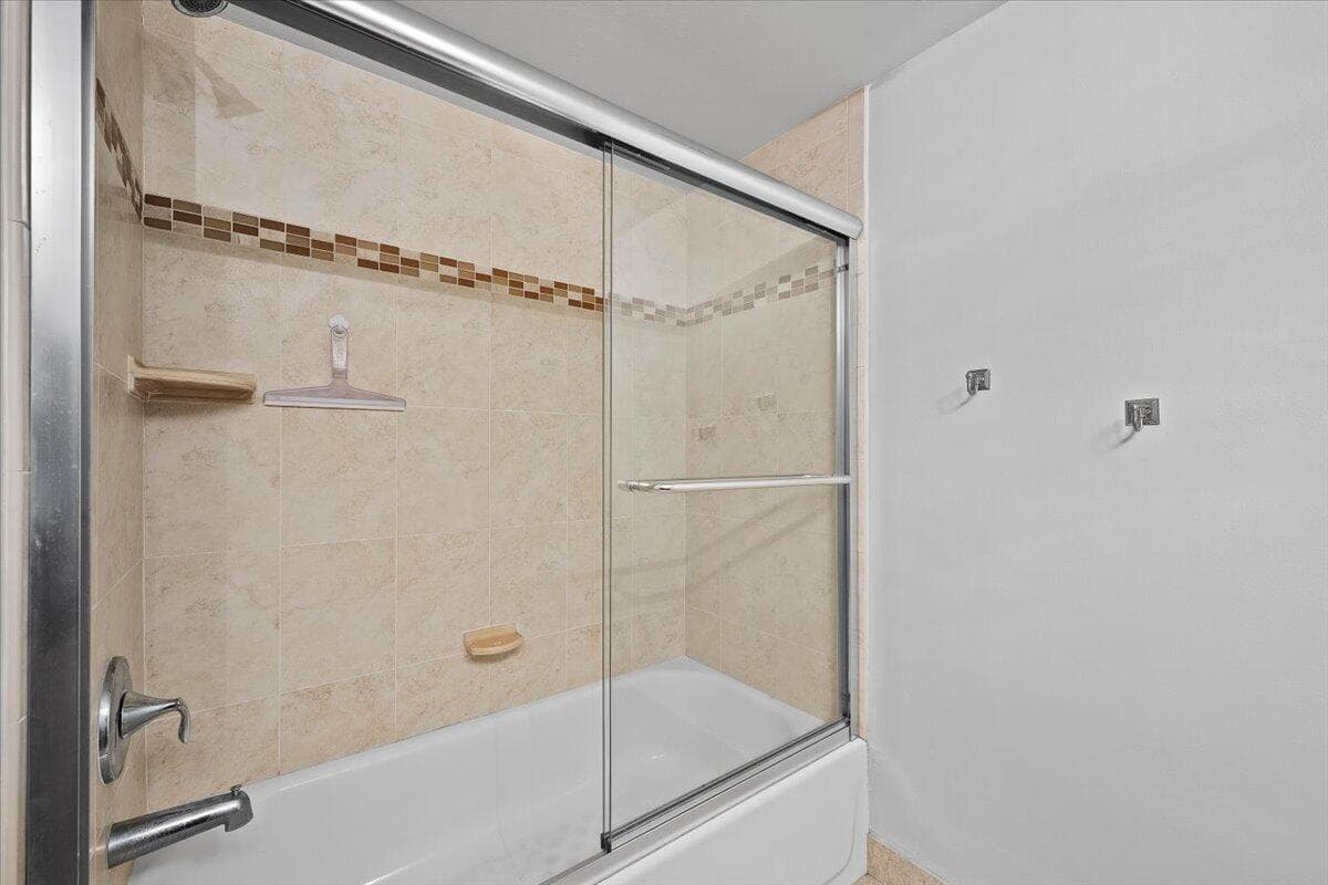 2800 N Ocean Drive A-18c photo 18