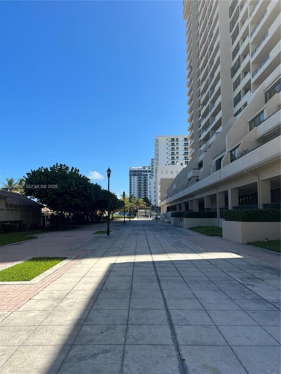 2555 Collins Ave 2207 photo 16