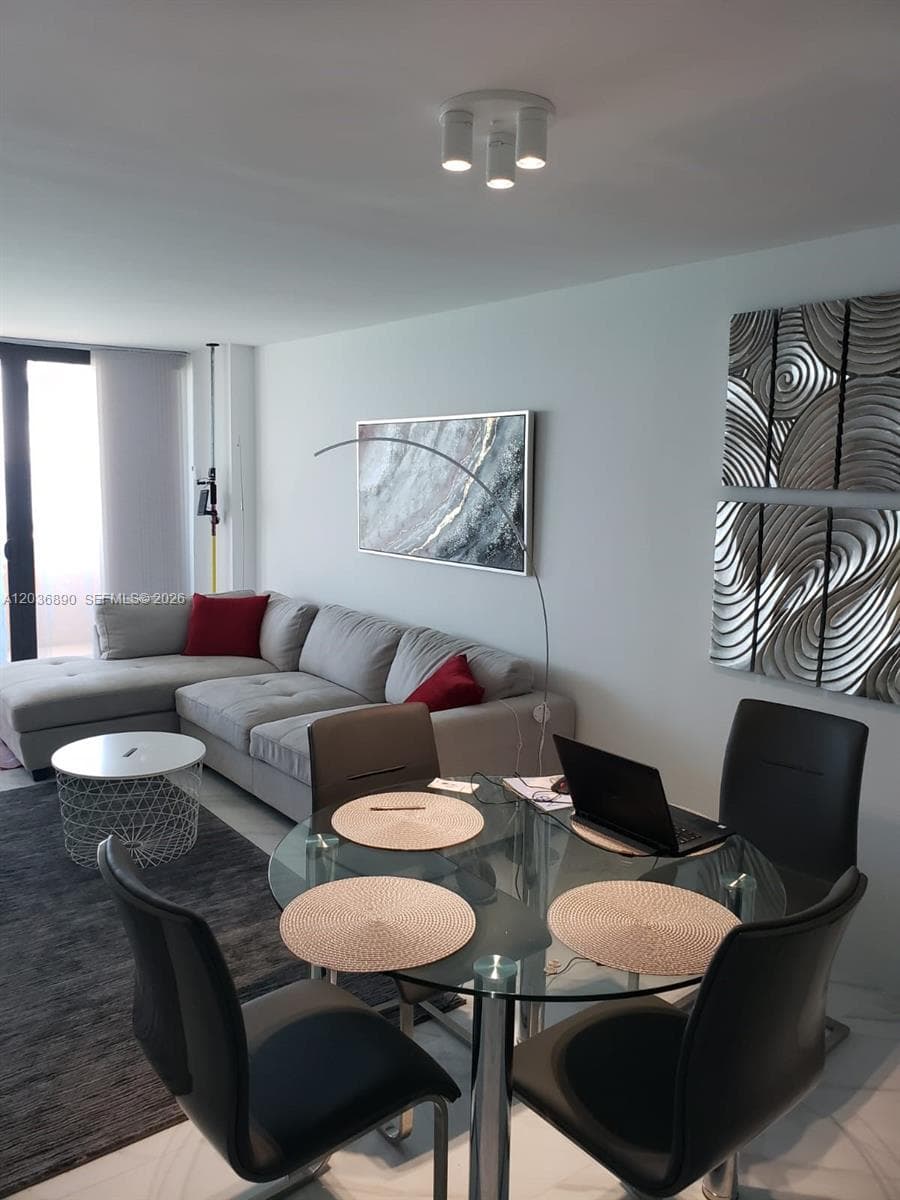 2555 Collins Ave 2207 photo 8