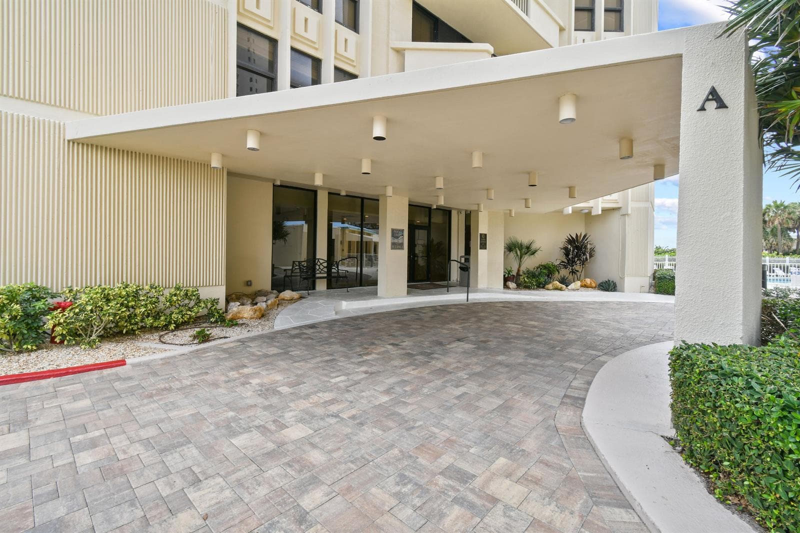 2800 N Ocean Drive A-8b photo 3