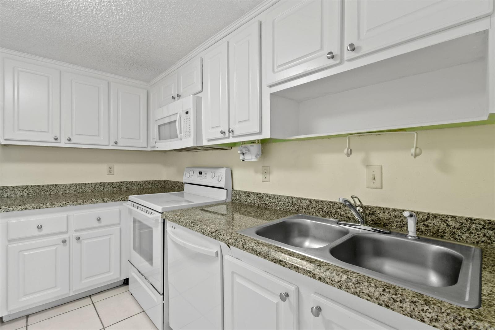 2800 N Ocean Drive A-8b photo 8