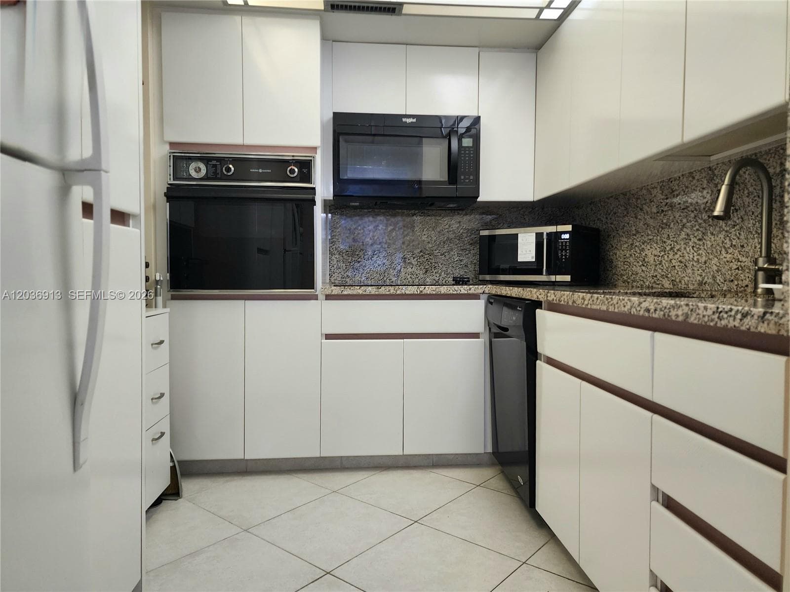 3505 S Ocean Dr 705 photo 13