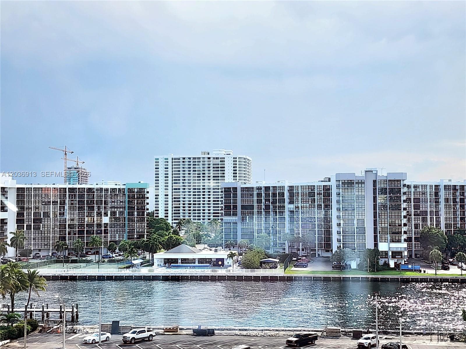3505 S Ocean Dr 705 photo 1