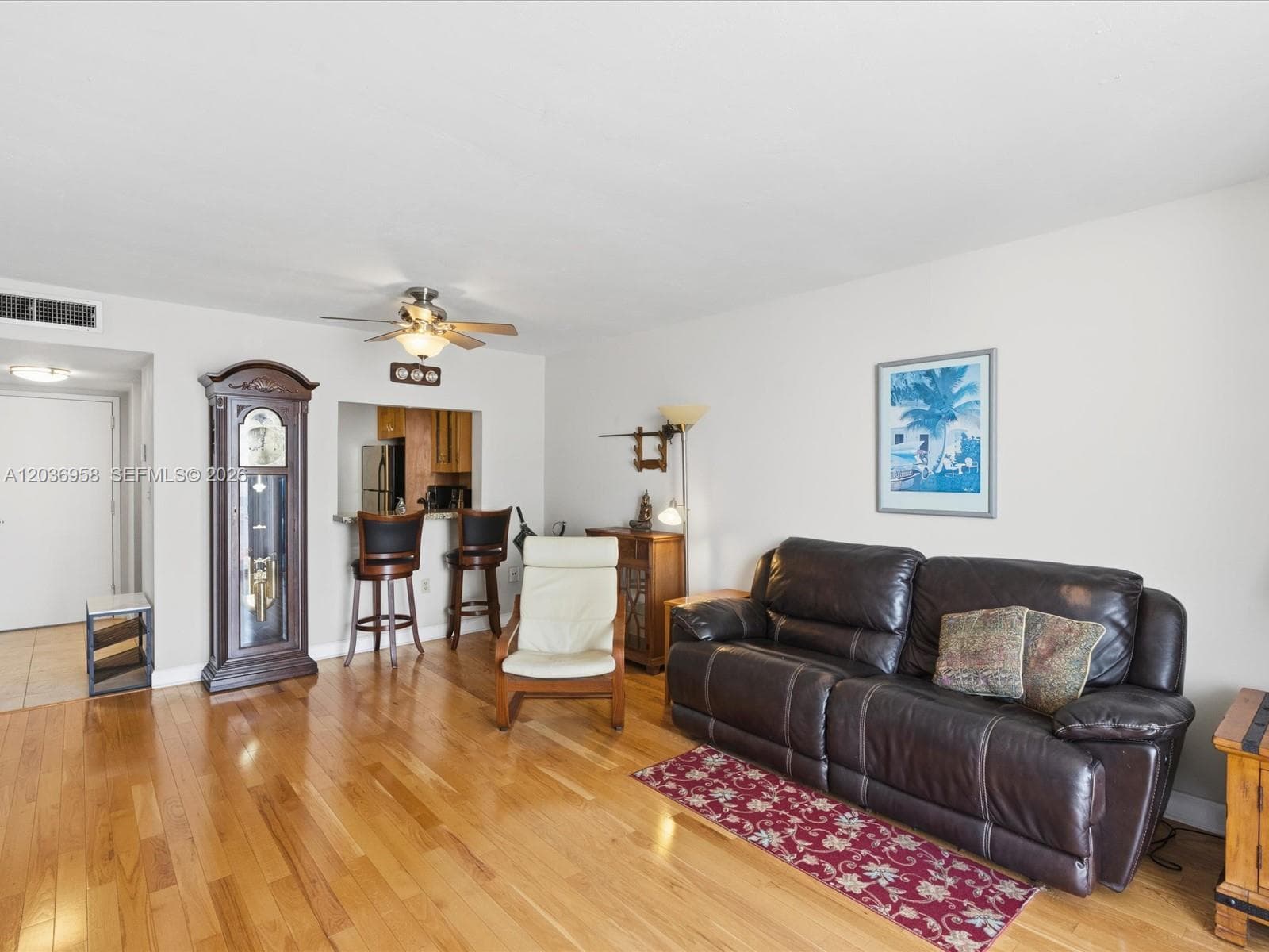 3588 Collins Ave 504 photo 2