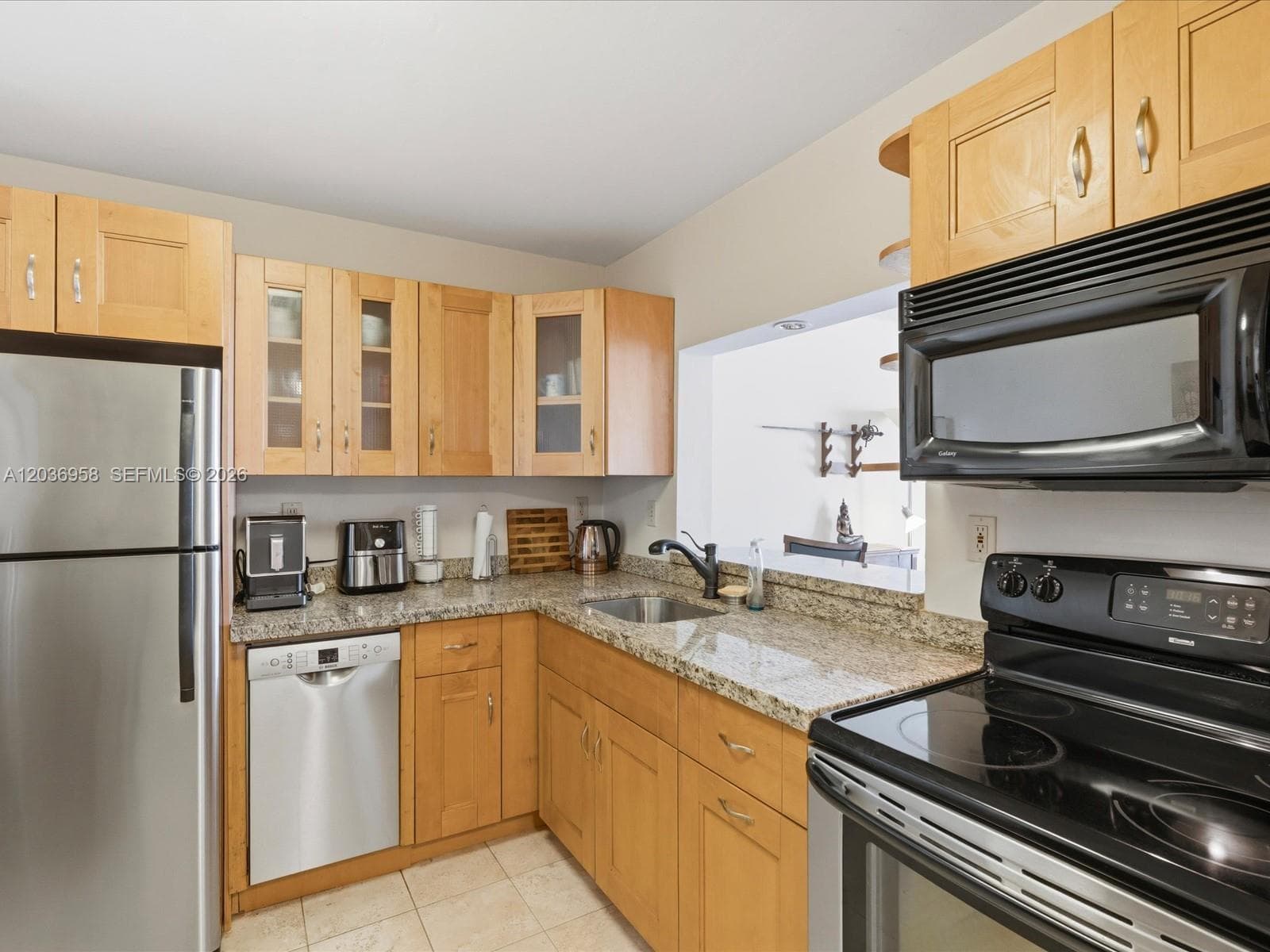 3588 Collins Ave 504 photo 5