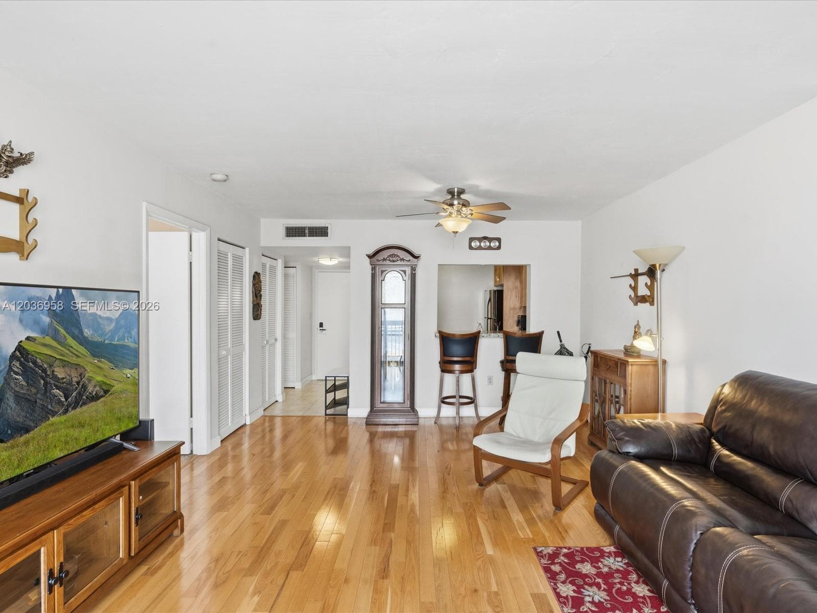 3588 Collins Ave 504 photo 8
